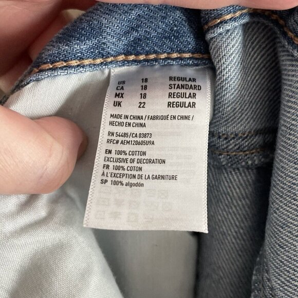 American Eagle 18 Light Wash Distressed Button Fly Hi-Rise Girlfriend Jean NWT - Picture 14 of 15